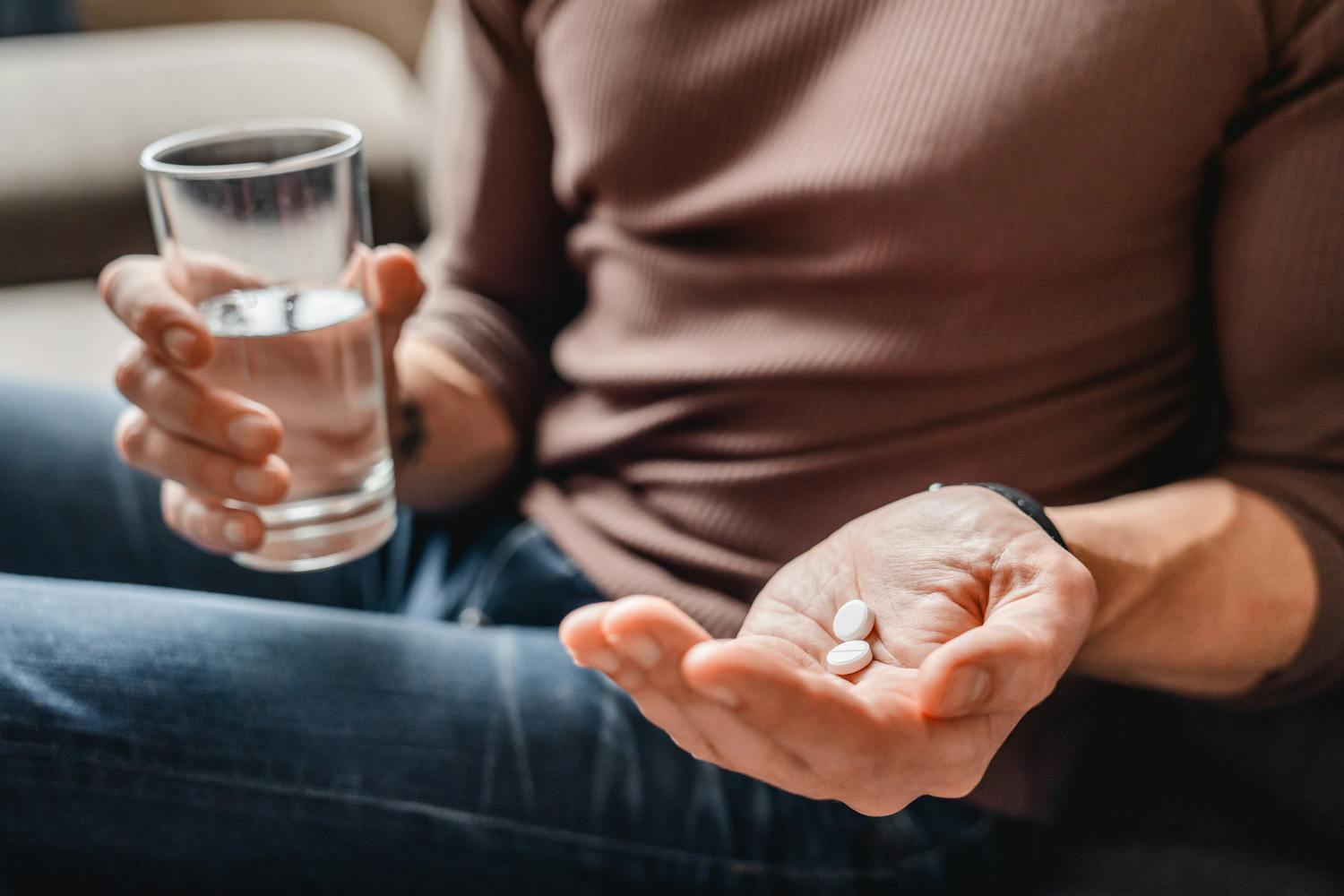 Fièvre, douleurs : AINS ou paracétamol, quel médicament prendre ?